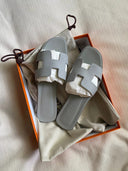 HÉRMS GREY SANDALS