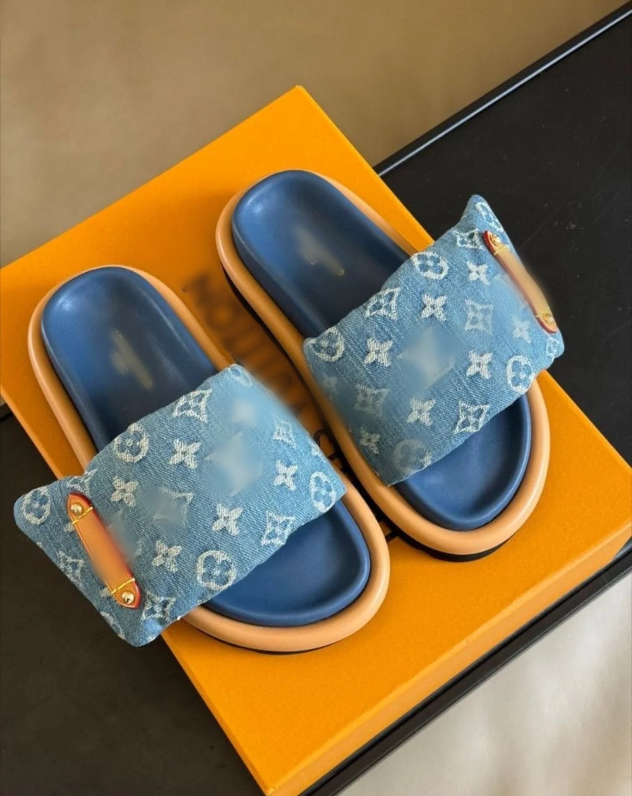 LÉNS MULES SANDALS