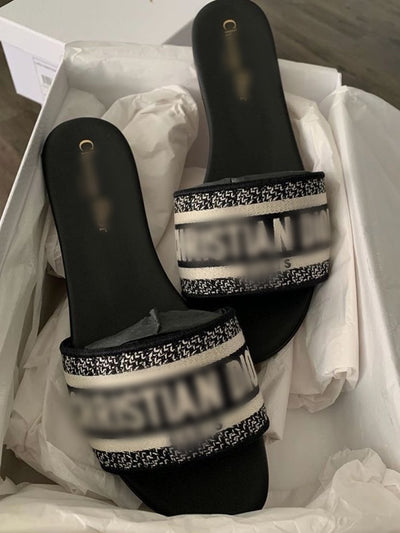 Elisé dion Sandals