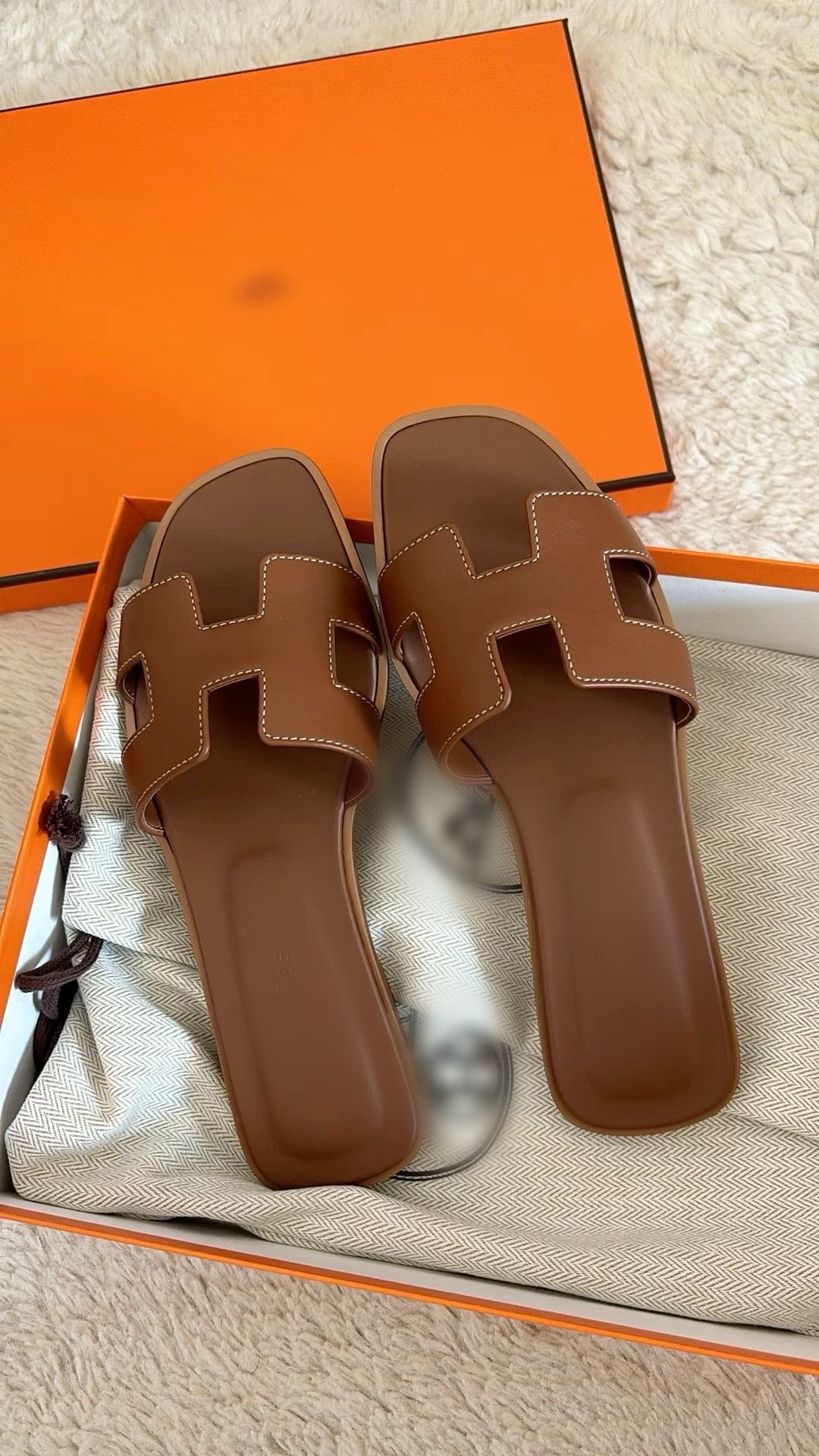 LÉSERMS SANDALS